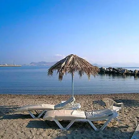Theodorou Aparthotel 3*