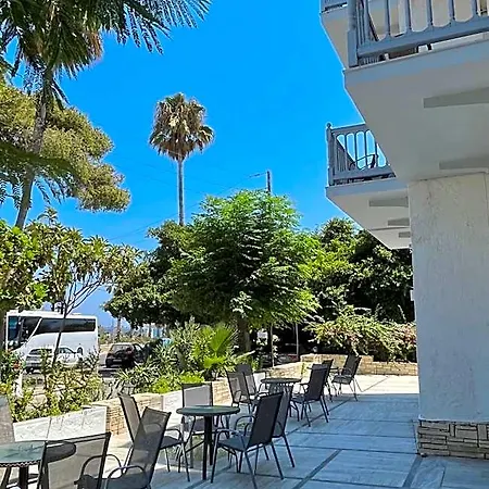 Theodorou Hotel 3*