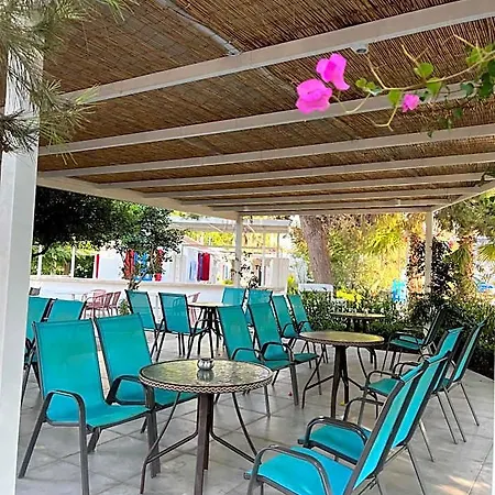Theodorou Aparthotel 3*