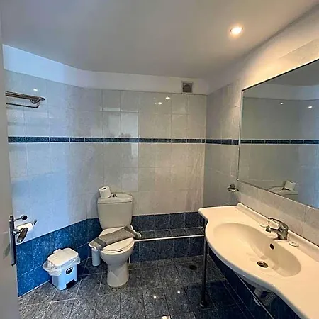 Theodorou Aparthotel