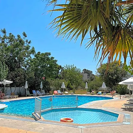 Aparthotel Theodorou 3*